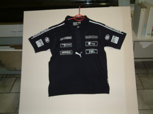 kledingbedrukking op een poloshirts