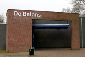 De Balans freesletters RVS look
