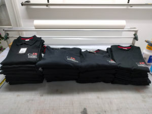 Kleding en bedrukking sweaters en poloshirts met full color borstlogo