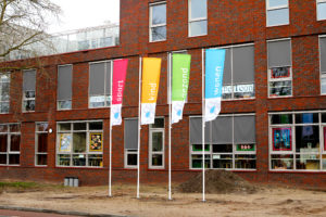 MuzeRijk vlaggen en vlaggenmast compleet