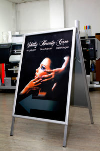 Shilly Beauty Care A0 stoepbord