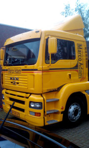 Belettering motorwagen - trekker Marco Adam