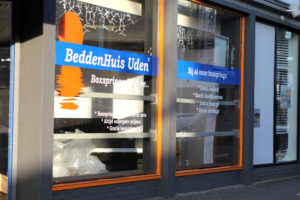 gevelbelettering ramen bedhuis uden