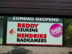 Reddy Keukens raambelettering